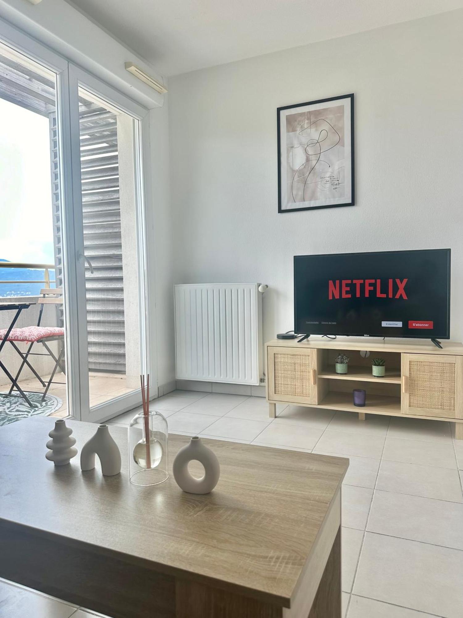 Cosy Studio Avec Parking Et Vue Feerique Ницца Экстерьер фото